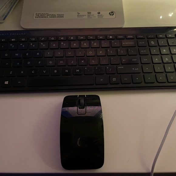Hp wireless keyboard and mouse - Picture 1 of 3